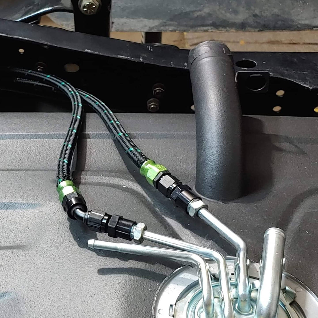 What do I do with the vent port on my sending unit?